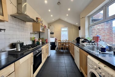 6 bed house, Bayswater Road, Jesmond, Newcastle, NE23HS - Image 1